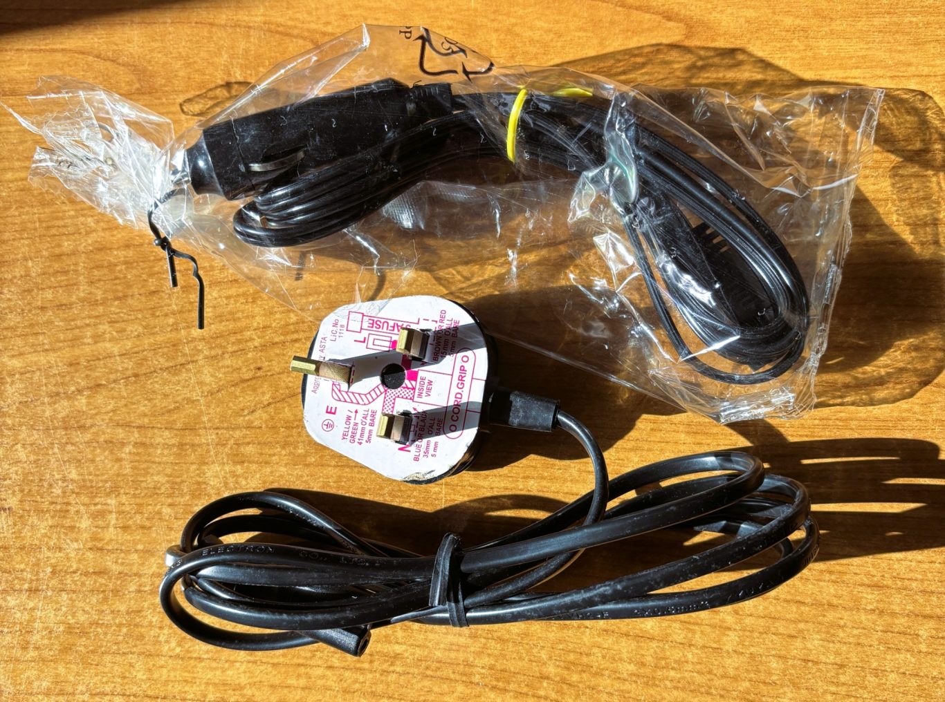 Yashe Mini Fridge 4L - £25