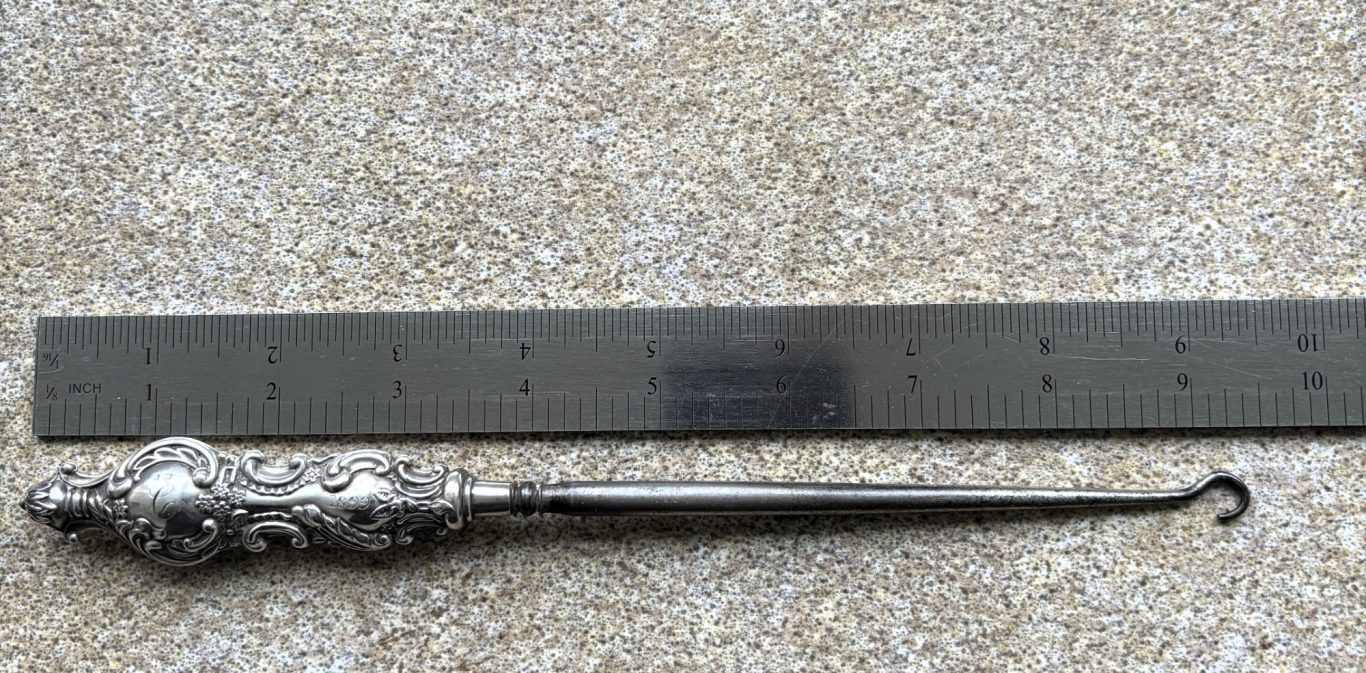 1899 Silver Boot Hook - £20